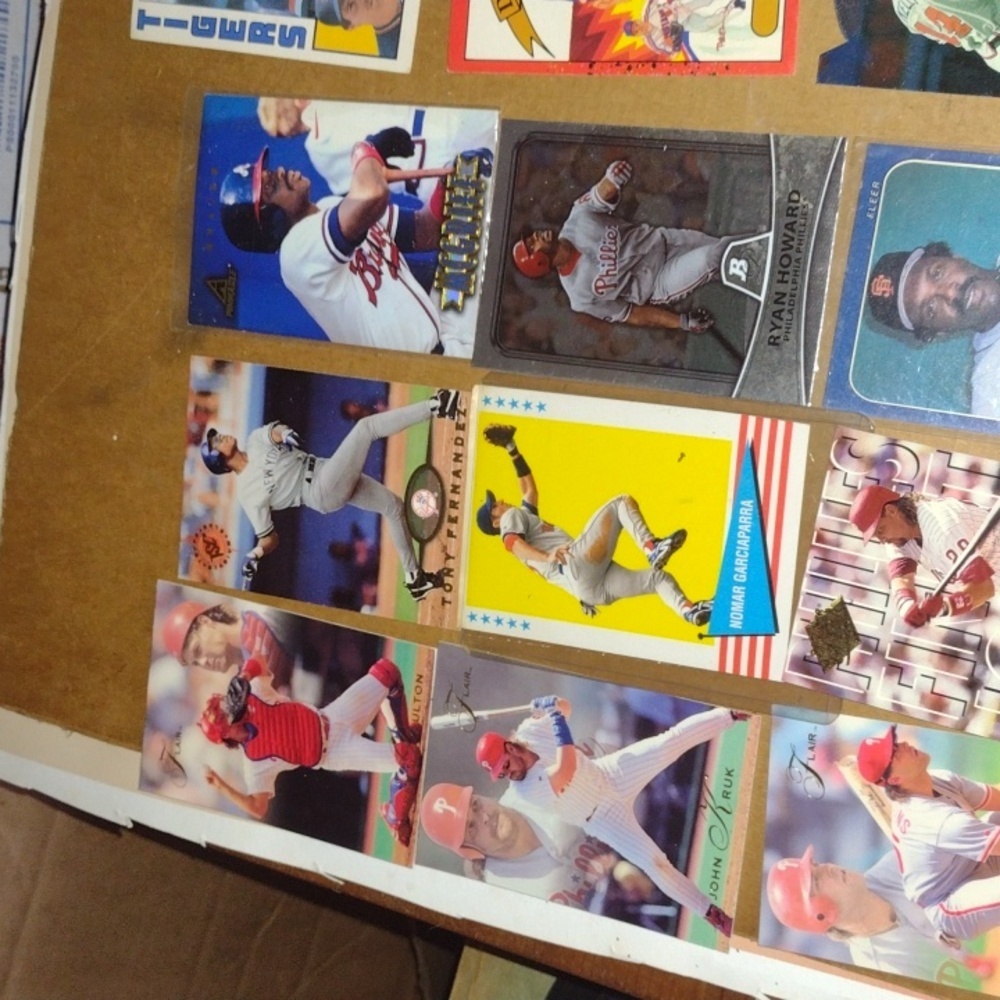 Assorted Baseball Trading Cards - Picture 7 of 7